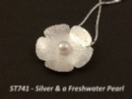 Silver flower pendant with a Freshwater Pearl